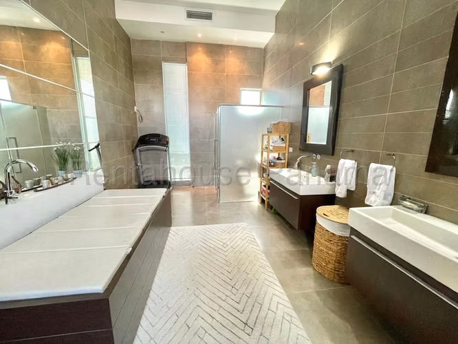 ALQUILER DE CASA EN BIANCO LOFT ALTOS DEL GOLF HQ
