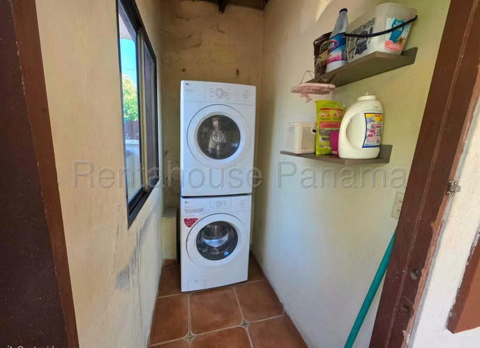 VENTA DE CASA EN QUINTAS DEL LAGO LAS CUMBRES HQ