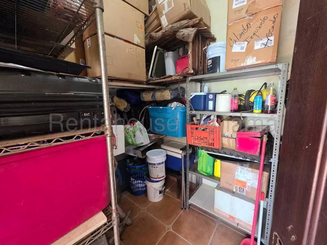 VENTA DE CASA EN QUINTAS DEL LAGO LAS CUMBRES HQ