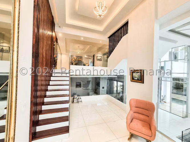 VENTA DE CASA EN  ALTOS DEL GOLF HQ