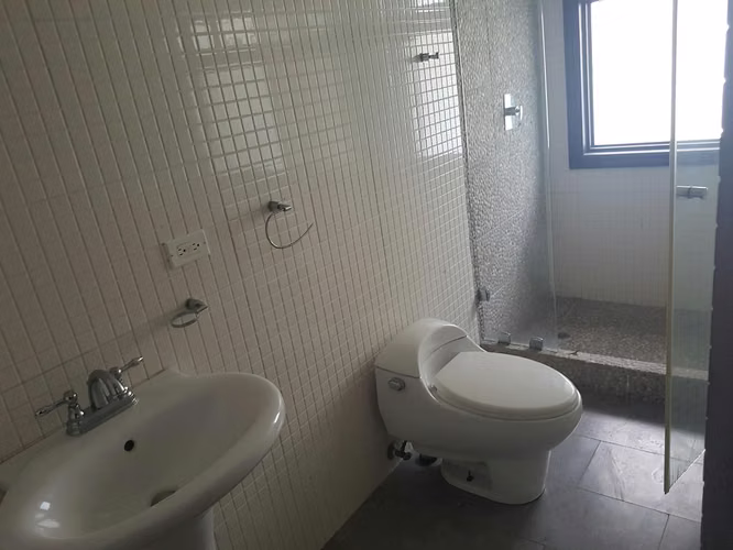 VENTA DE CASA ALTOS DEL GOLF GM