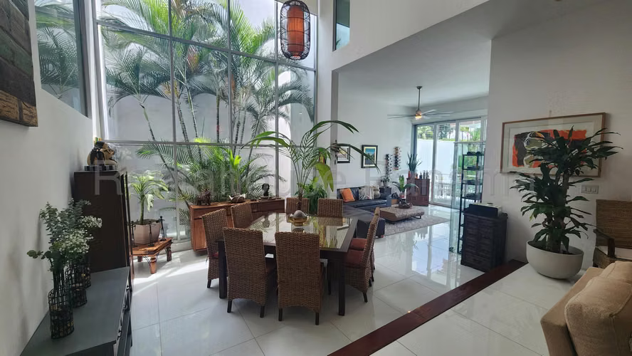VENTA DE CASA EN  ALTOS DEL GOLF HQ