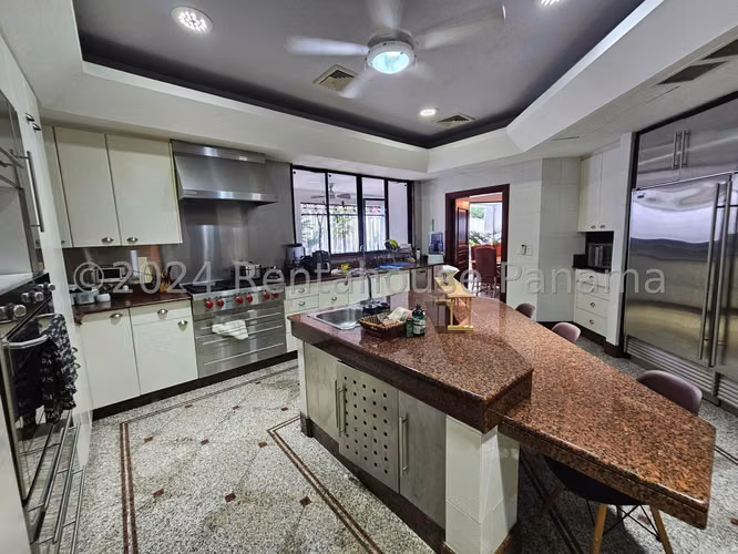 VENTA DE CASA EN  ALTOS DEL GOLF HQ