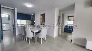 Alquiler de Apartamento con 142m2 en San Francisco PH Terrasol 27-369SR