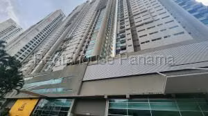 Alquiler de Apartamento con 142m2 en San Francisco PH Terrasol 27-369SR
