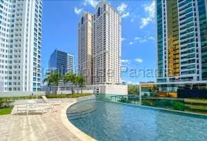 Venta de Apartamento con 210m2 en Costa del Este PH Lumiere 26-944SR