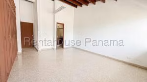 Venta de Casa con 354m2 en La Alameda 27-332SR