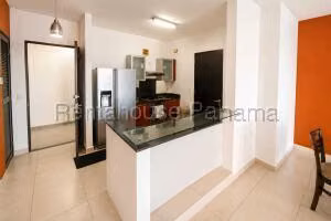 Venta de Apartamento con 107m2 en Avenida Balboa PH Destiny 27-305SR