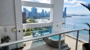 Venta de Apartamento con 107m2 en Avenida Balboa PH Destiny 27-305SR