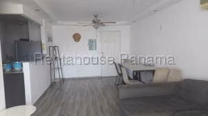Alquiler de Apartamento con 97m2 en Obarrio PH Me tric 27-335SR