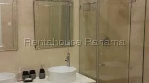 Alquiler de Apartamento con 155m2 en Avenida Balboa YOO & ARTS 27-341SR