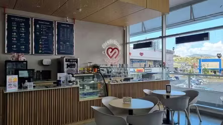 Negocio en Venta Cafetería/Heladería/Postres Full equipada – Operativa en 28.000$ VL