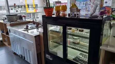Negocio en Venta Cafetería/Heladería/Postres Full equipada – Operativa en 28.000$ VL