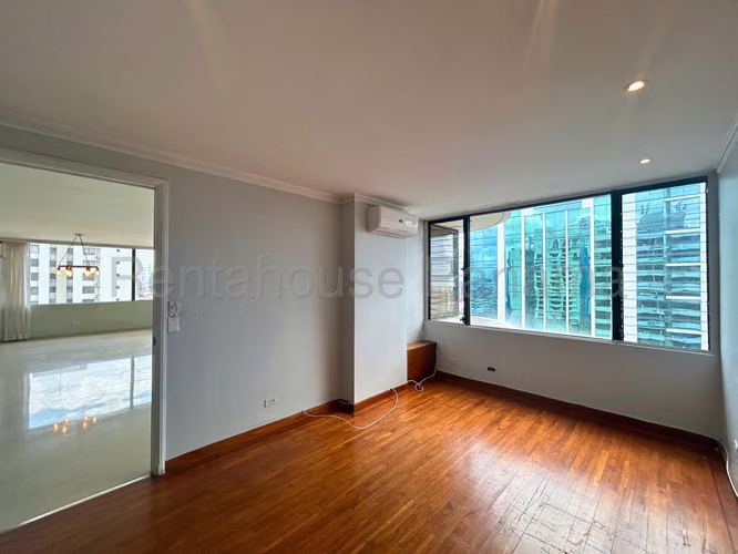 Vendo Apartamento en Obarrio LA RONDA OF26-6462