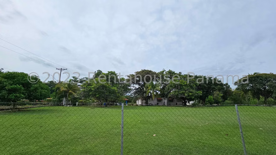 Vendo Terreno en CLUB DE GOLF DE Coronado OF27-344
