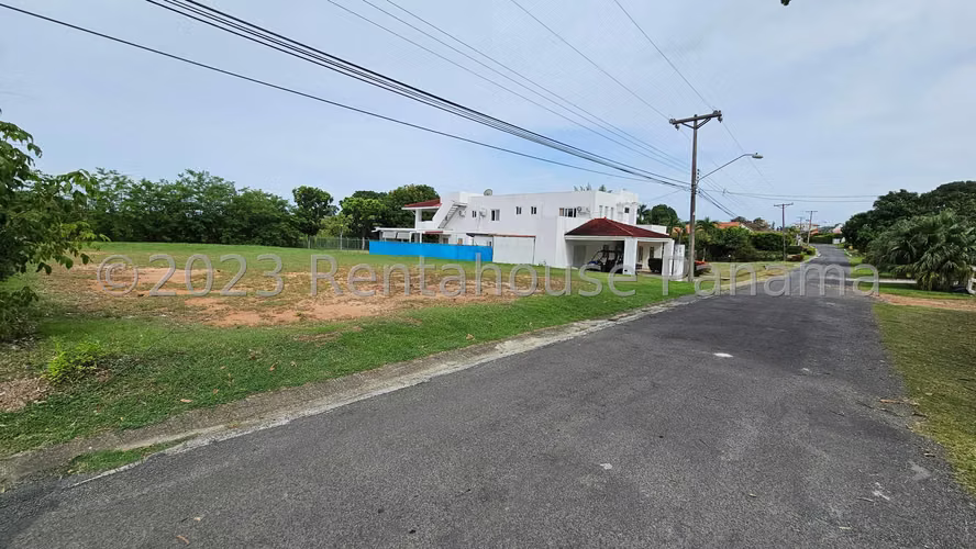 Vendo Terreno en CLUB DE GOLF DE Coronado OF27-344
