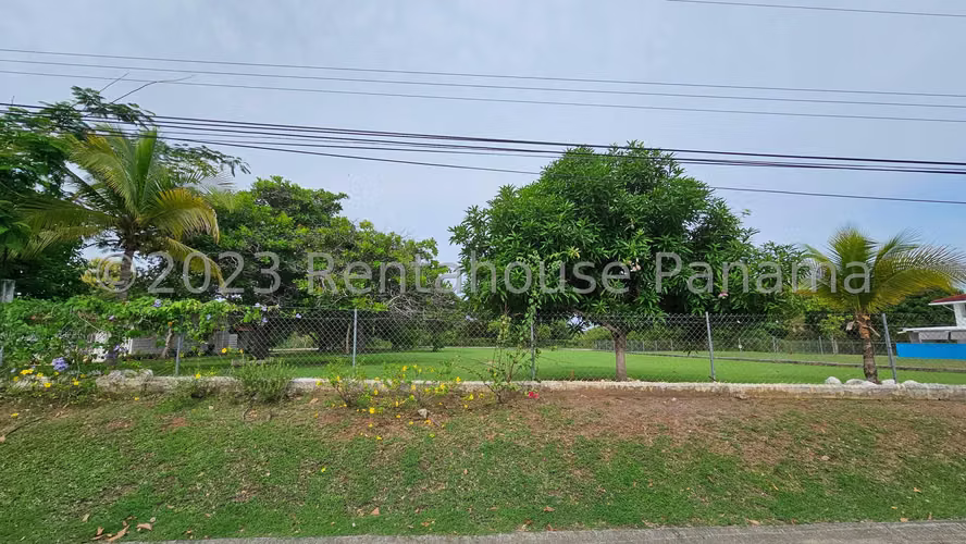 Vendo Terreno en CLUB DE GOLF DE Coronado OF27-344