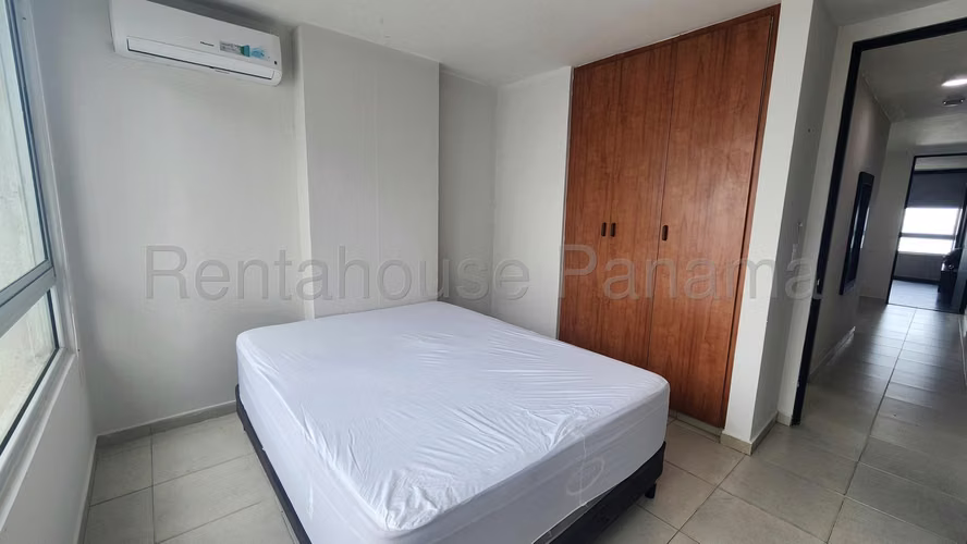 Apartamento en Alquiler en San Francisco. PH TERRASOL. 27LDC369