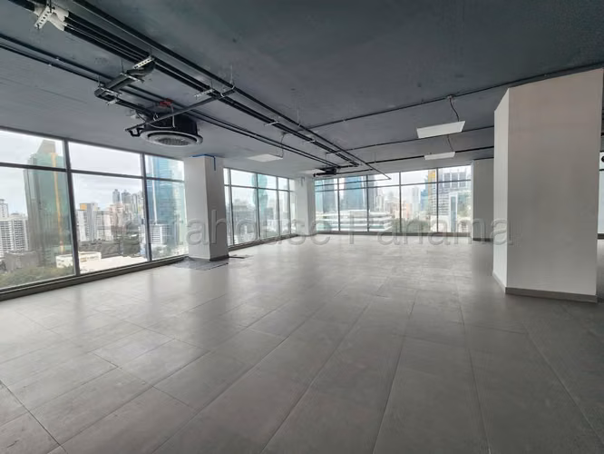 Venta de Oficina en Obarrio Panama BusinessTower Solo Cliente Directo LFC
