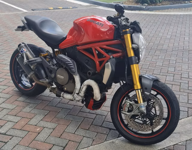 Ducati Monster 1200 S - año 2014