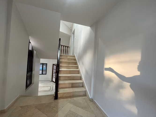 Venta de Casa con Piscina Privada en Hato Pintado - LH
