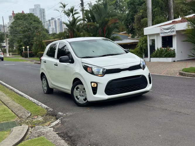 KIA PICANTO AÑO 2024 - Automatico