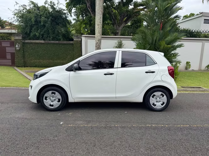 KIA PICANTO AÑO 2024 - Automatico