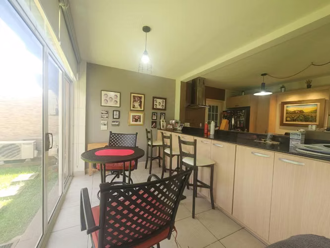 Venta Casa de Esquina en PH Versalles Ciudad de Panamá - LH