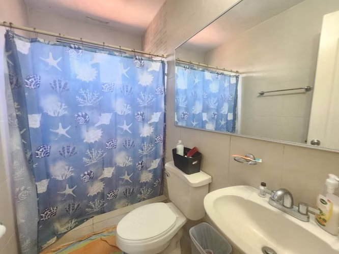 Venta Casa de Esquina en PH Versalles Ciudad de Panamá - LH