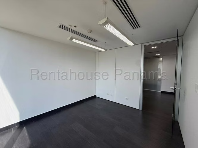 Oficina Comercial en Alquiler en Punta Pacifica JG