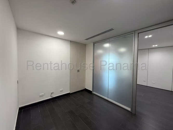 Oficina Comercial en Alquiler en Punta Pacifica JG