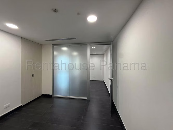 Oficina Comercial en Alquiler en Punta Pacifica JG