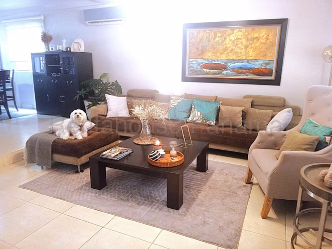 Casa en alquiler de 214m2 en Altos de Panamá AMD