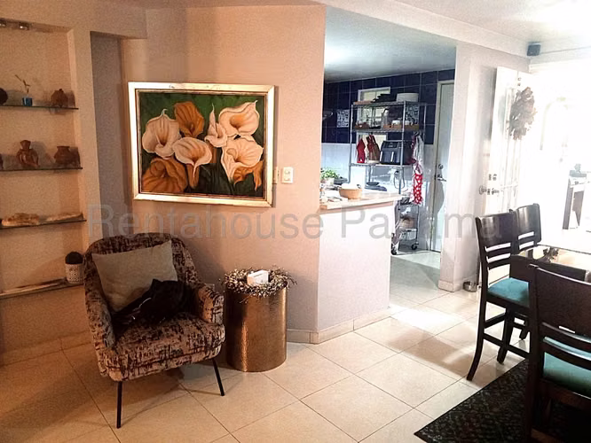 Casa en alquiler de 214m2 en Altos de Panamá AMD