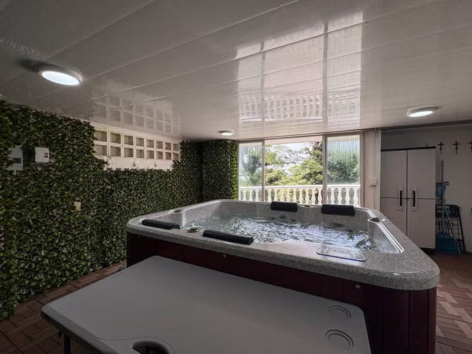 Casa de Dos Plantas en Venta sobre Doble Lote en Altos del María