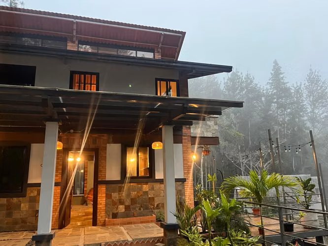 SE ALQUILA CASA AMPLIA 2 NIVELES FULL AMOBLADA CERRO AZUL