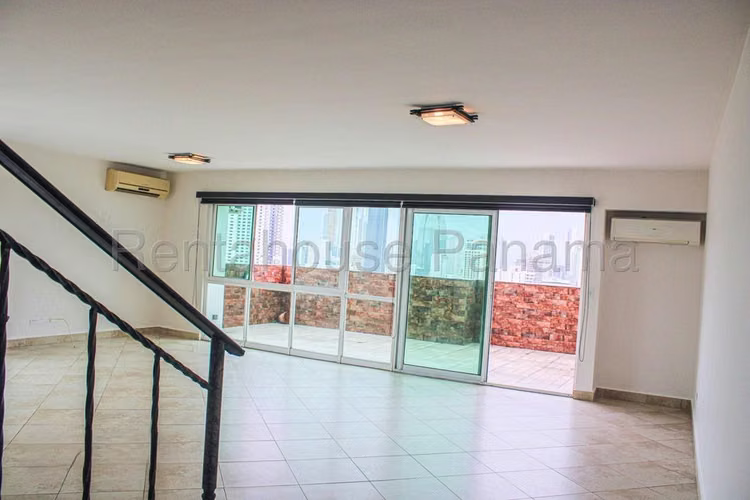 Apartamento en Alquiler en El Cangrejo YM