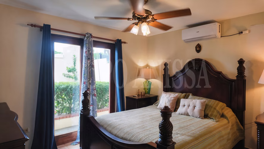 OPORTUNIDAD! Se vende Hermosa Casa en Coronado con Piscina