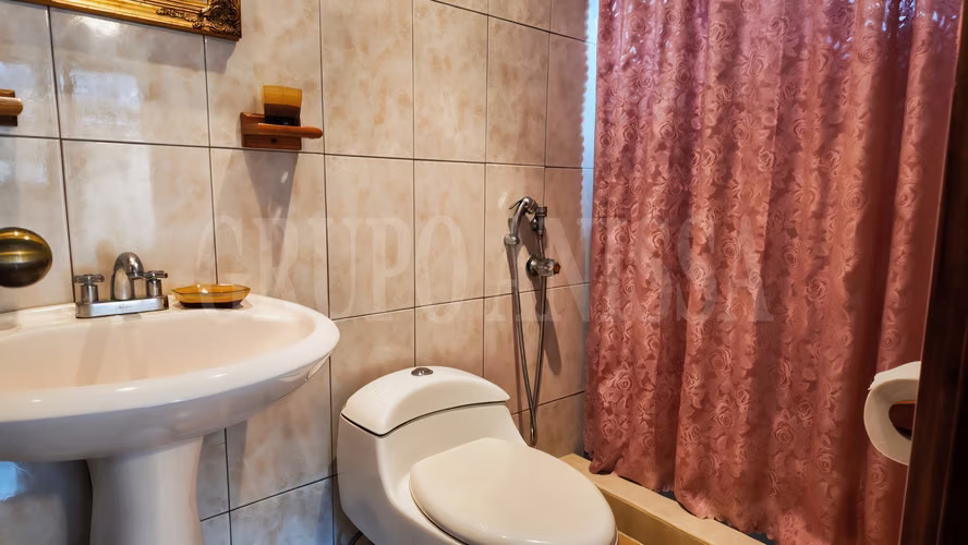 OPORTUNIDAD! Se vende Hermosa Casa en Coronado con Piscina