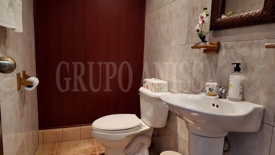 OPORTUNIDAD! Se vende Hermosa Casa en Coronado con Piscina