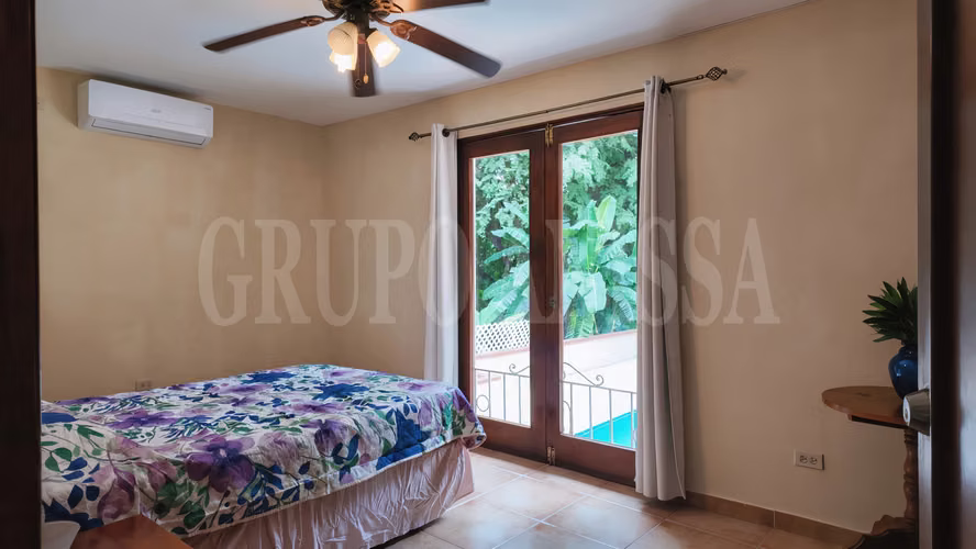 OPORTUNIDAD! Se vende Hermosa Casa en Coronado con Piscina