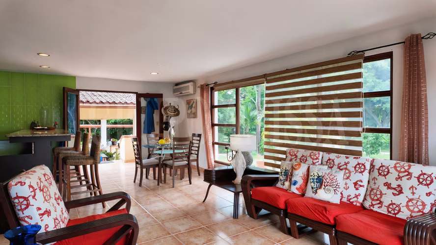 OPORTUNIDAD! Se vende Hermosa Casa en Coronado con Piscina