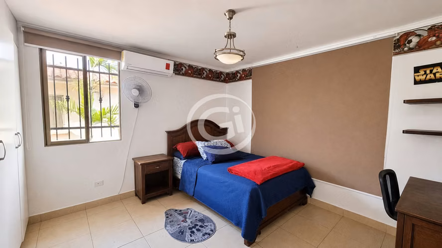 Venta exclusiva Casa dos pisos de 374 m² Paseo Dorado $1,500xm²