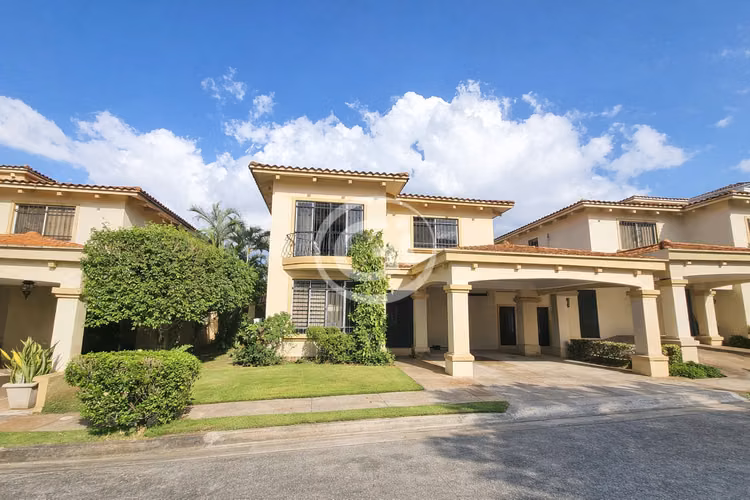 Venta exclusiva Casa dos pisos de 374 m² Paseo Dorado $1,500xm²
