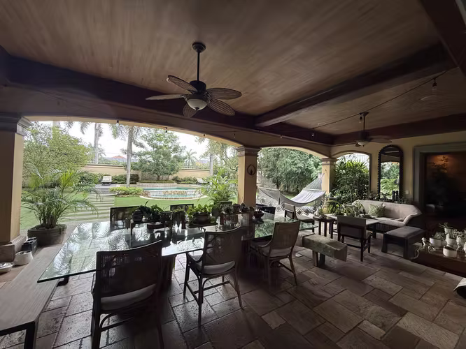Balmoral House - Costa del Este
