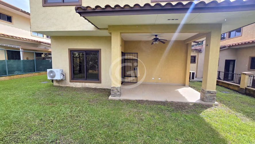 Venta Casa Embassy Club Clayton Precio de Oportunidad