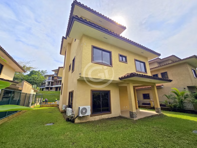 Venta Casa Embassy Club Clayton Precio de Oportunidad