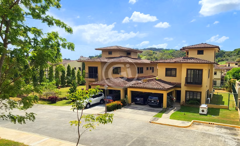 Venta Casa Embassy Club Clayton Precio de Oportunidad