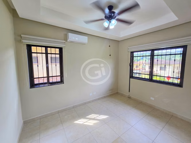 Venta Casa Embassy Club Clayton Precio de Oportunidad
