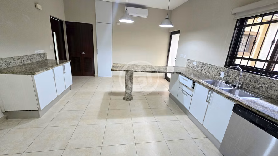 Venta Casa Embassy Club Clayton Precio de Oportunidad